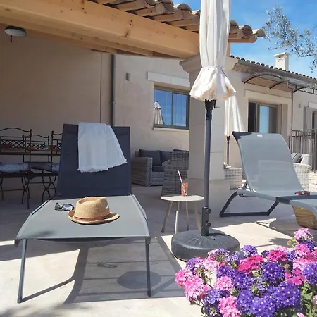Holiday home Comme Un Dimanche, Piscine Privee Avec Jardin
